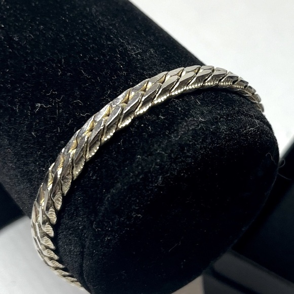 Vintage Silver-tone Braided bracelet. Heavy. Substantial. Strong clasp. - Picture 1 of 4